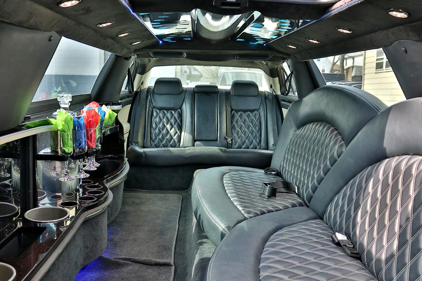 Chrysler 300 Stretch - Brad Limo